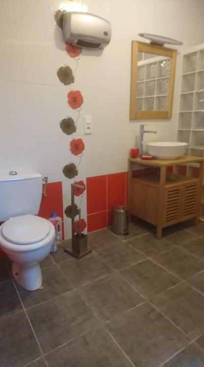 Gites De L'Archange Courtils Zewnętrze zdjęcie